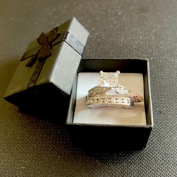 DOUBLE RING SILVER ELECTROPLATED CUBIC ZIRCONIA